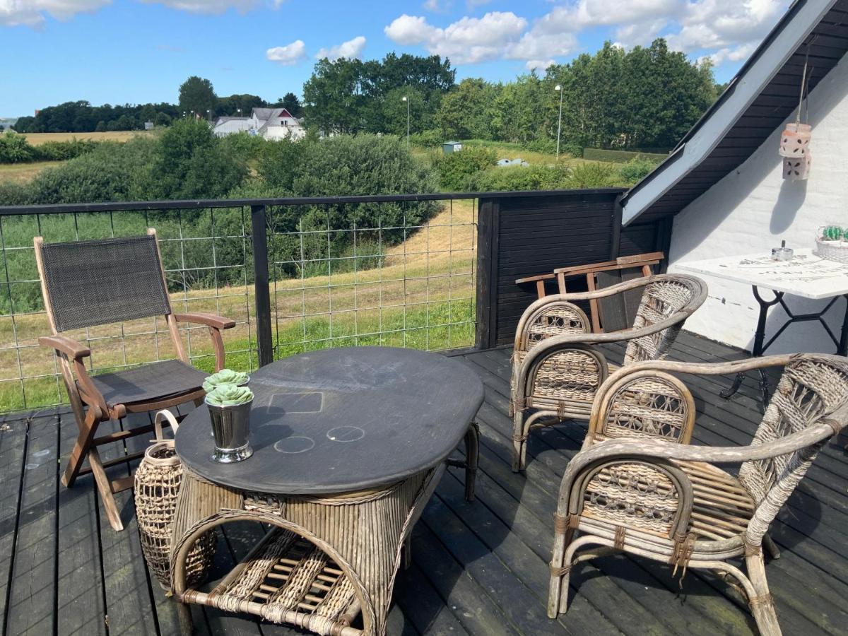 Bed and Breakfast Den Gamle Apotekergaard Hong Экстерьер фото