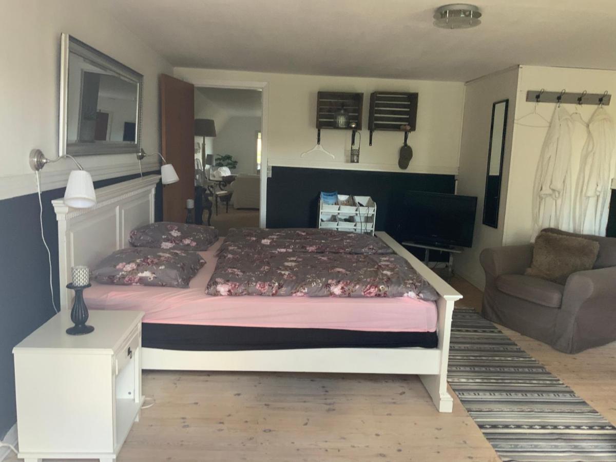 Bed and Breakfast Den Gamle Apotekergaard Hong Экстерьер фото