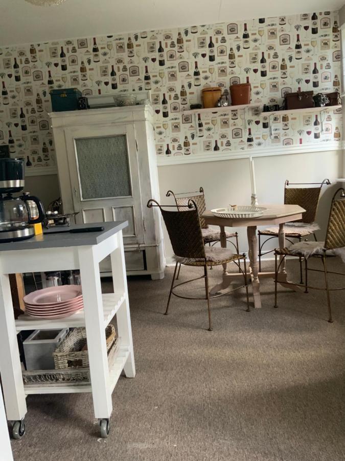 Bed and Breakfast Den Gamle Apotekergaard Hong Экстерьер фото