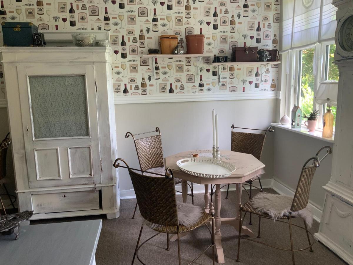 Bed and Breakfast Den Gamle Apotekergaard Hong Экстерьер фото