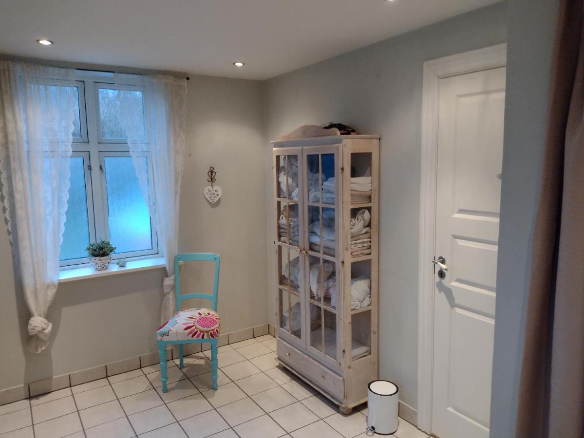 Bed and Breakfast Den Gamle Apotekergaard Hong Экстерьер фото